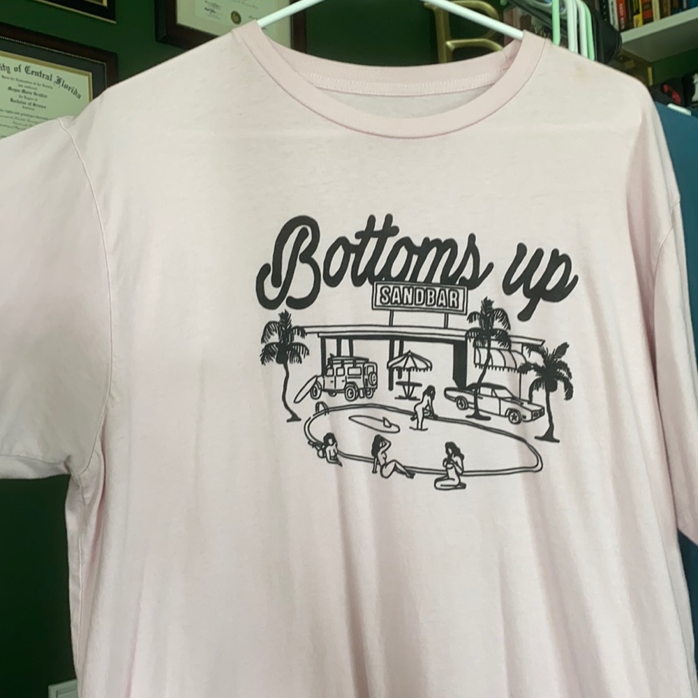 Duvin Design Co - Bottoms Up T Shirt 👄